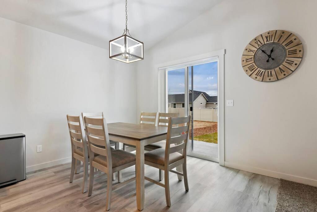 Beautiful Brand New Kuna Home! Экстерьер фото